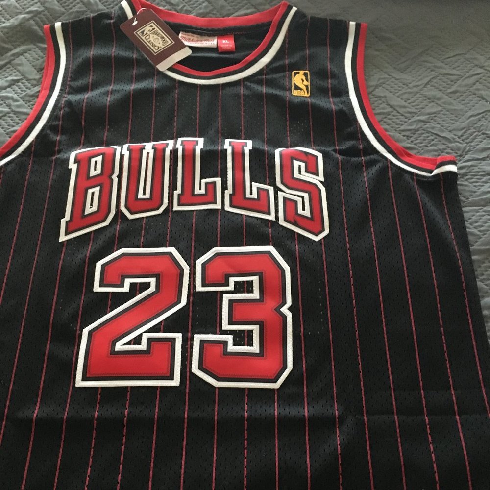 Michael Jordan Chicago Bulls Alternate 1996-97 Jersey